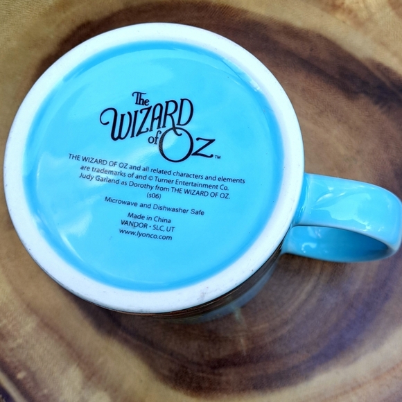 The Wizard of Oz Best Friends 12 Oz. Ceramic Light Blue Mug NWOT - Picture 3 of 8
